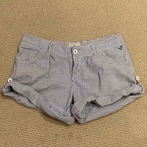 Bagging seersucker shorts